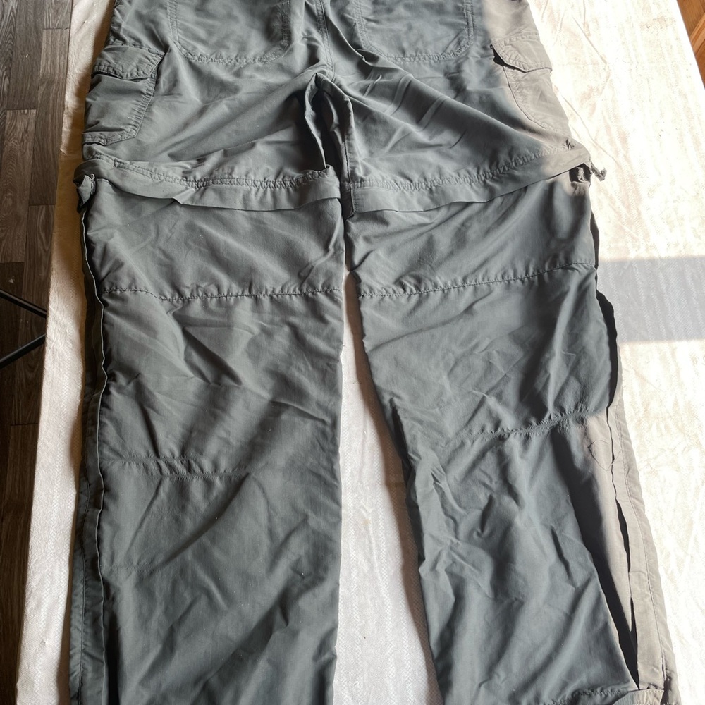 🌸REI Women's Charcoal Cargo Pants🌸